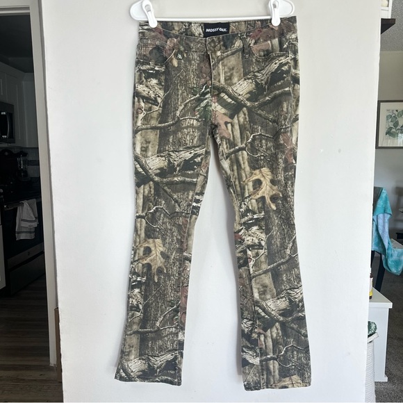 Mossy Oak Camouflage Boot Cut Jeans Brown and Green - Picture 1 of 4
